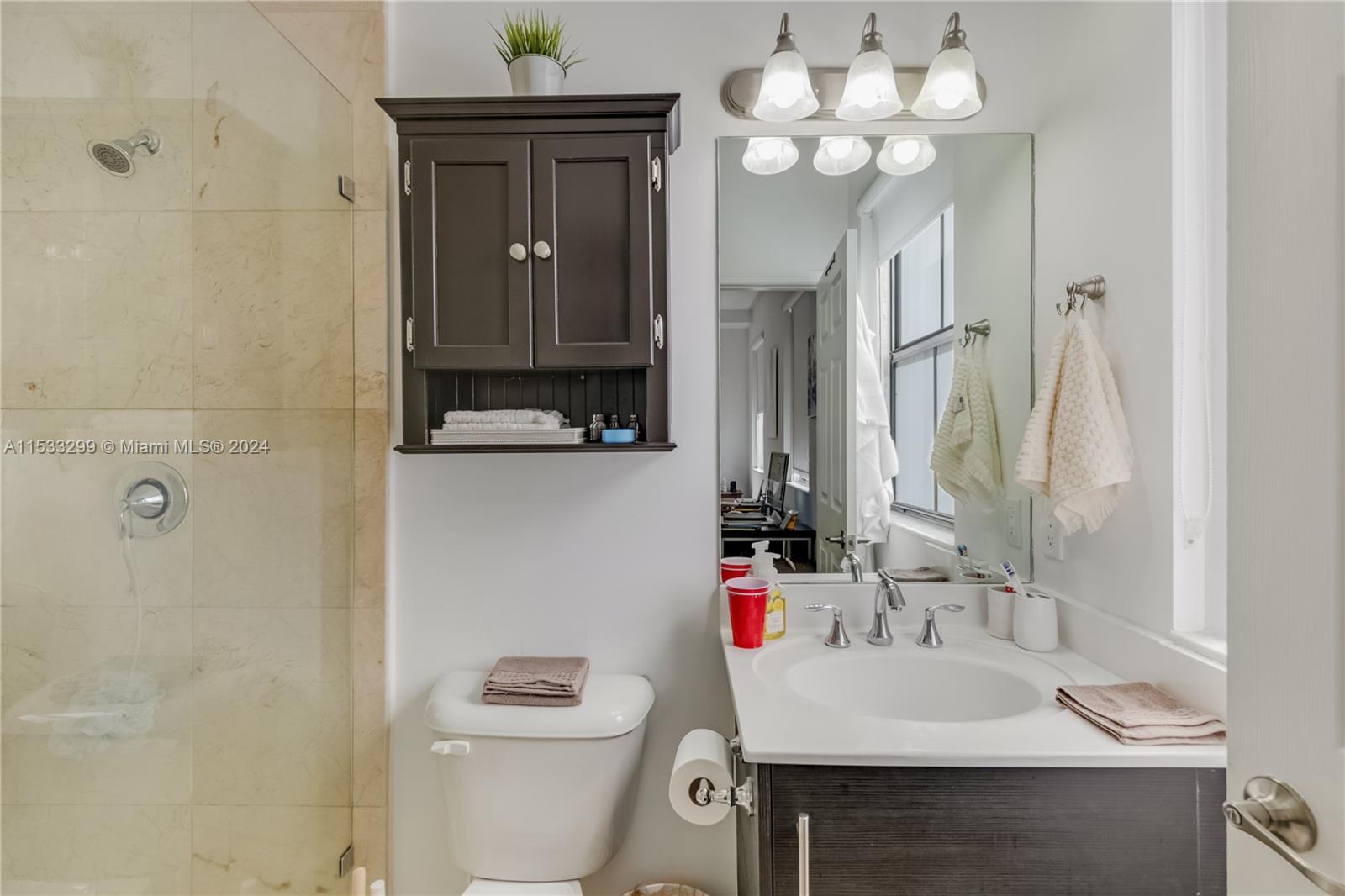 10463 NW 70th Ln, Doral, Florida 33178, 5 Bedrooms Bedrooms, ,5 BathroomsBathrooms,Residential,For Sale,10463 NW 70th Ln,A11533299