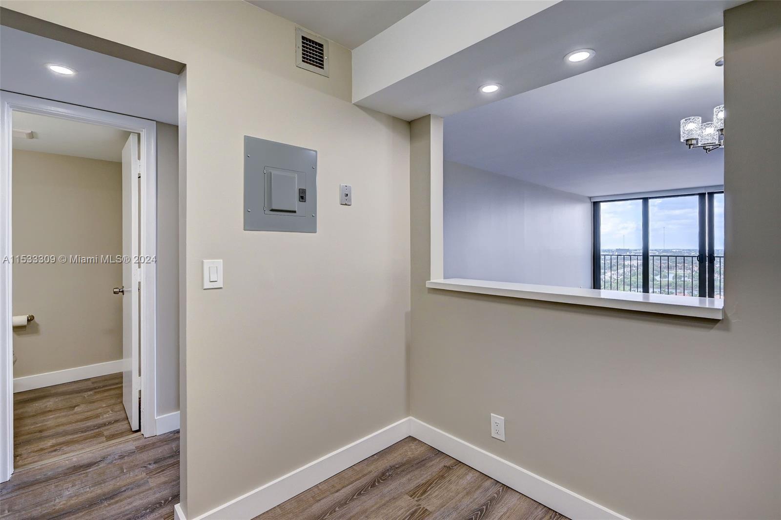 2401 S Ocean Dr 1906, Hollywood, Florida 33019, 1 Bedroom Bedrooms, ,1 BathroomBathrooms,Residentiallease,For Rent,2401 S Ocean Dr 1906,A11533309