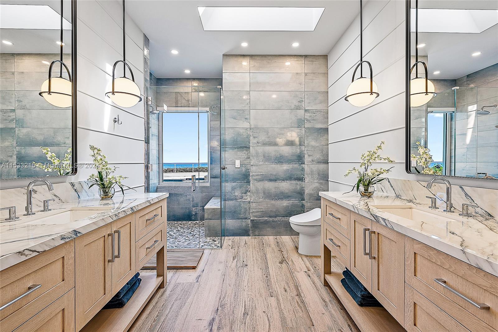 708 Ocean Dr, Juno Beach, FL, 33408 United States, 4 Bedrooms Bedrooms, ,3 BathroomsBathrooms,Residential,For Sale,Ocean Dr,A11533215