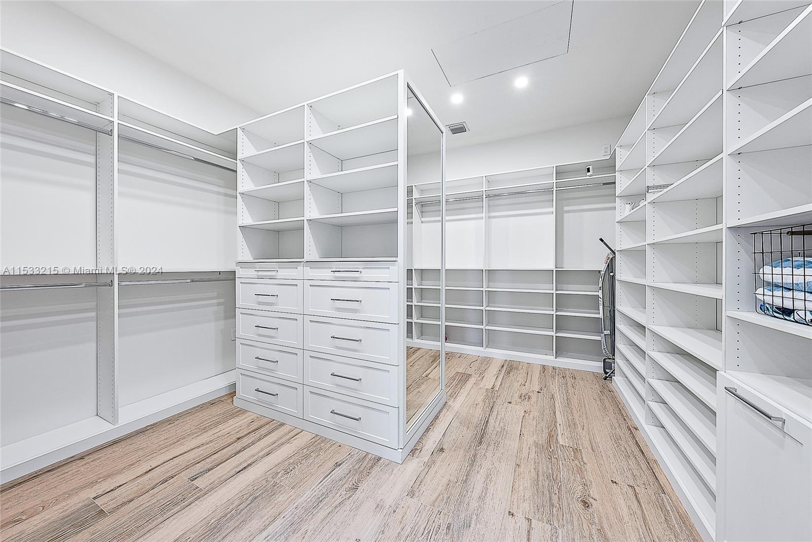 708 Ocean Dr, Juno Beach, FL, 33408 United States, 4 Bedrooms Bedrooms, ,3 BathroomsBathrooms,Residential,For Sale,Ocean Dr,A11533215