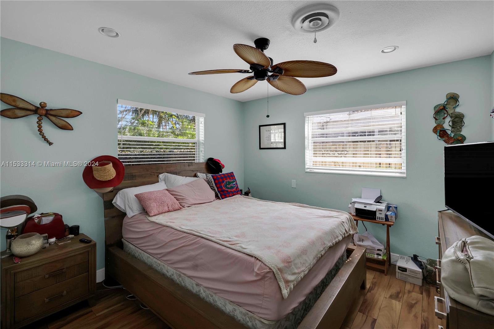 Hollywood, Florida 33019, 2 Bedrooms Bedrooms, ,1 BathroomBathrooms,Residential,For Sale,A11533314