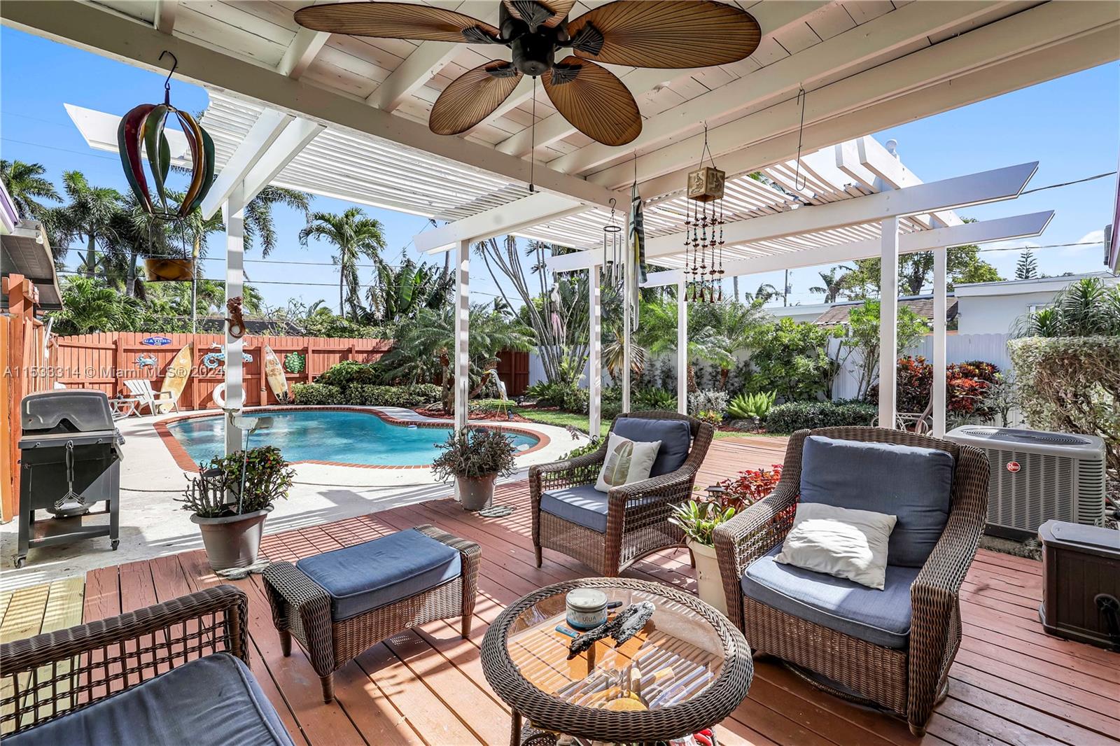 Hollywood, Florida 33019, 2 Bedrooms Bedrooms, ,1 BathroomBathrooms,Residential,For Sale,A11533314