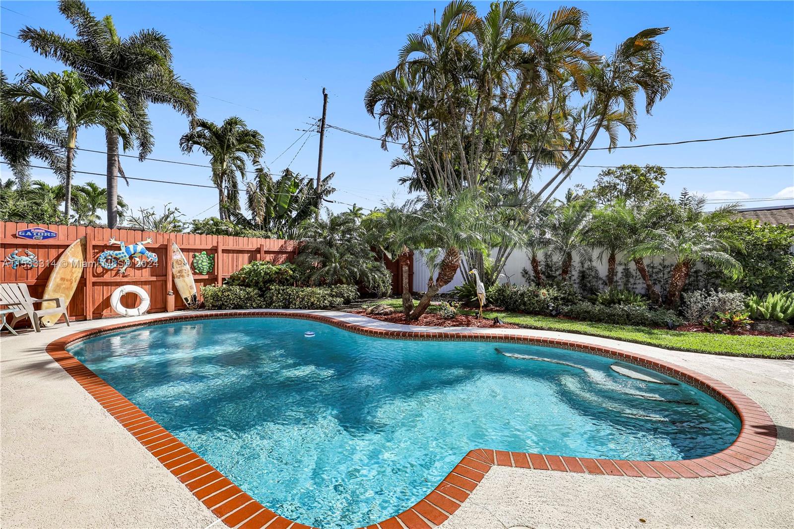 Hollywood, Florida 33019, 2 Bedrooms Bedrooms, ,1 BathroomBathrooms,Residential,For Sale,A11533314