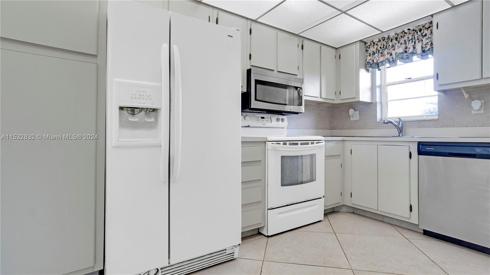 3001 W Rolling Hills Cir 307, Davie, Florida 33328, 2 Bedrooms Bedrooms, ,2 BathroomsBathrooms,Residential,For Sale,3001 W Rolling Hills Cir 307,A11532832