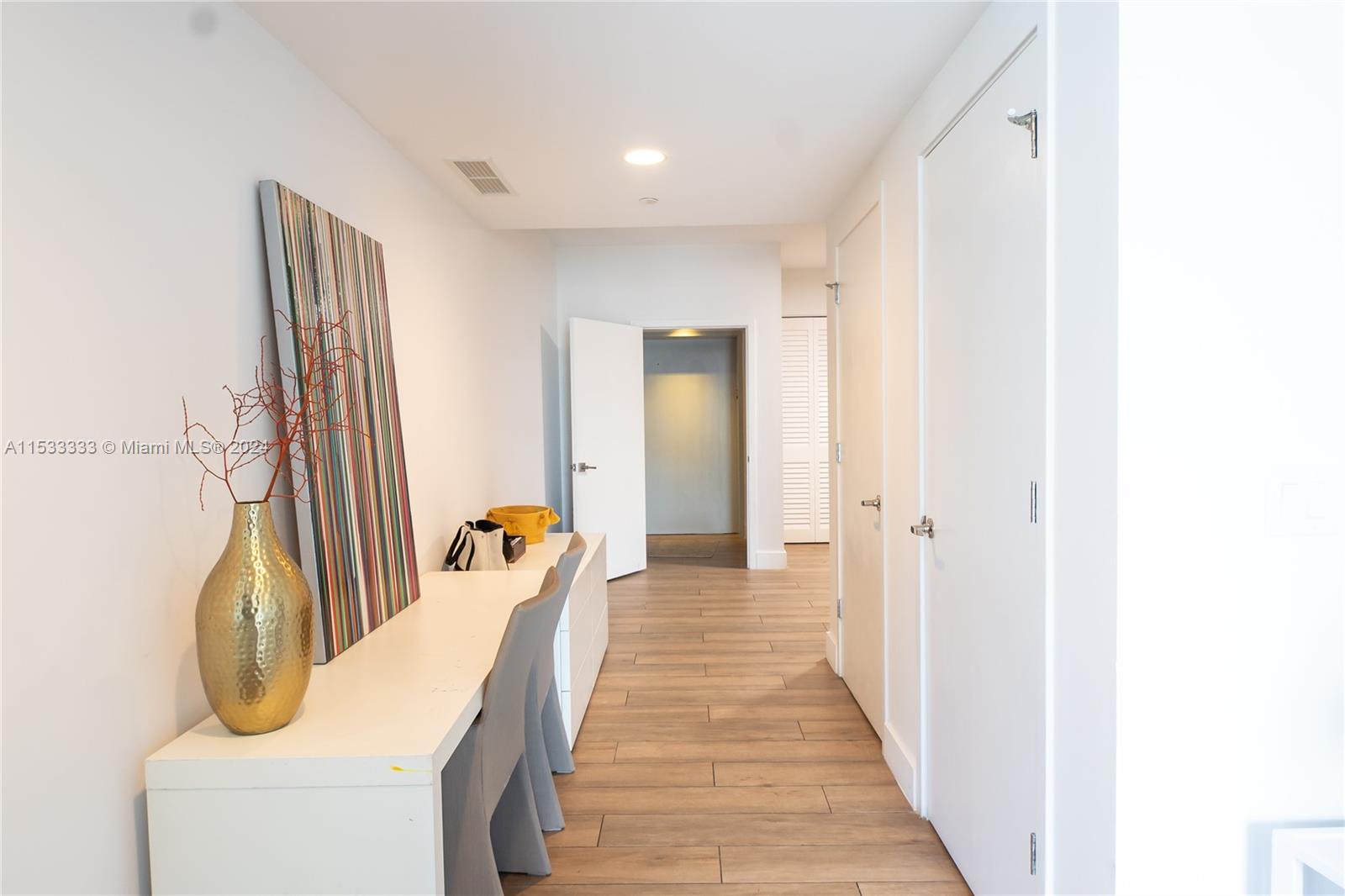 1010 Brickell 2201, Miami, Florida 33131, 3 Bedrooms Bedrooms, ,3 BathroomsBathrooms,Residential,For Sale,1010 Brickell 2201,A11533333