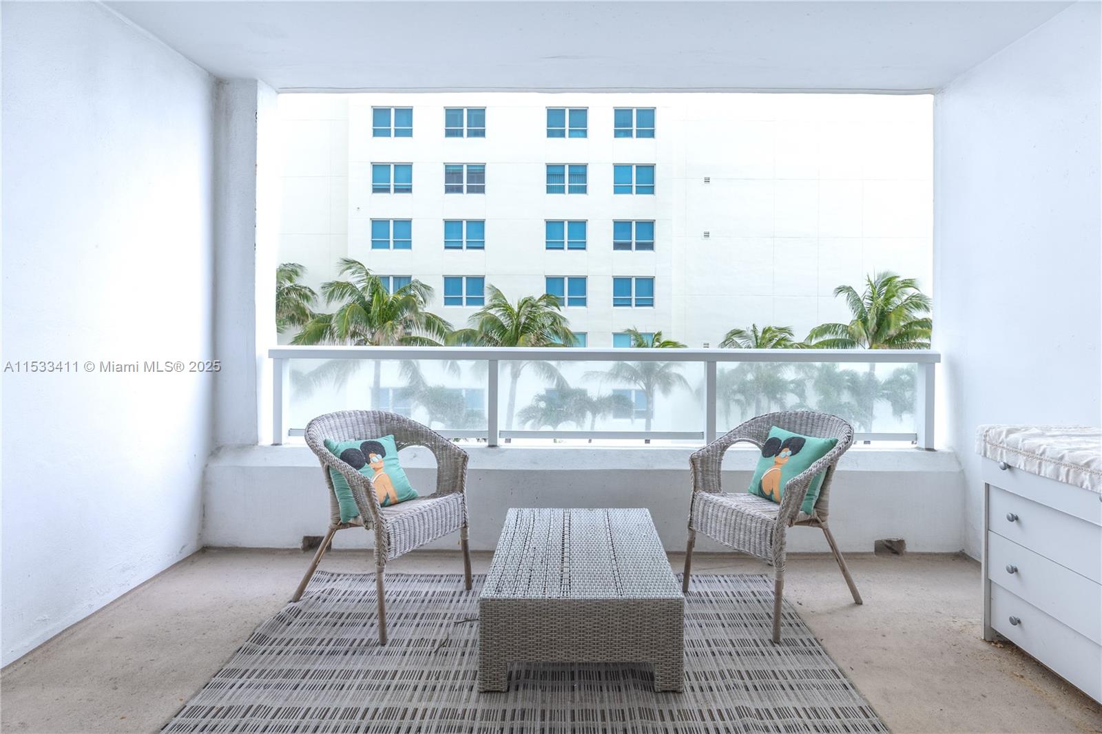 5005 Collins Ave 823, Miami Beach, Florida 33140, 1 Bedroom Bedrooms, ,1 BathroomBathrooms,Residential,For Sale,5005 Collins Ave 823,A11533411