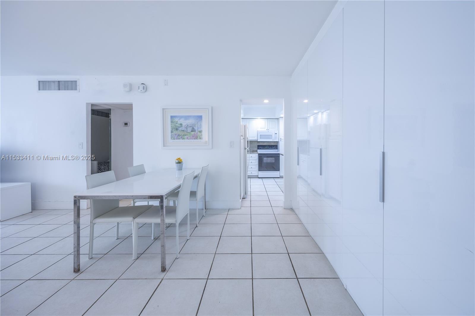 5005 Collins Ave 823, Miami Beach, Florida 33140, 1 Bedroom Bedrooms, ,1 BathroomBathrooms,Residential,For Sale,5005 Collins Ave 823,A11533411