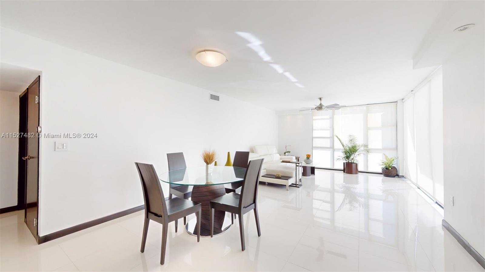 3625 N Country Club Dr 903, Aventura, Florida 33180, 2 Bedrooms Bedrooms, ,2 BathroomsBathrooms,Residential,For Sale,3625 N Country Club Dr 903,A11527482