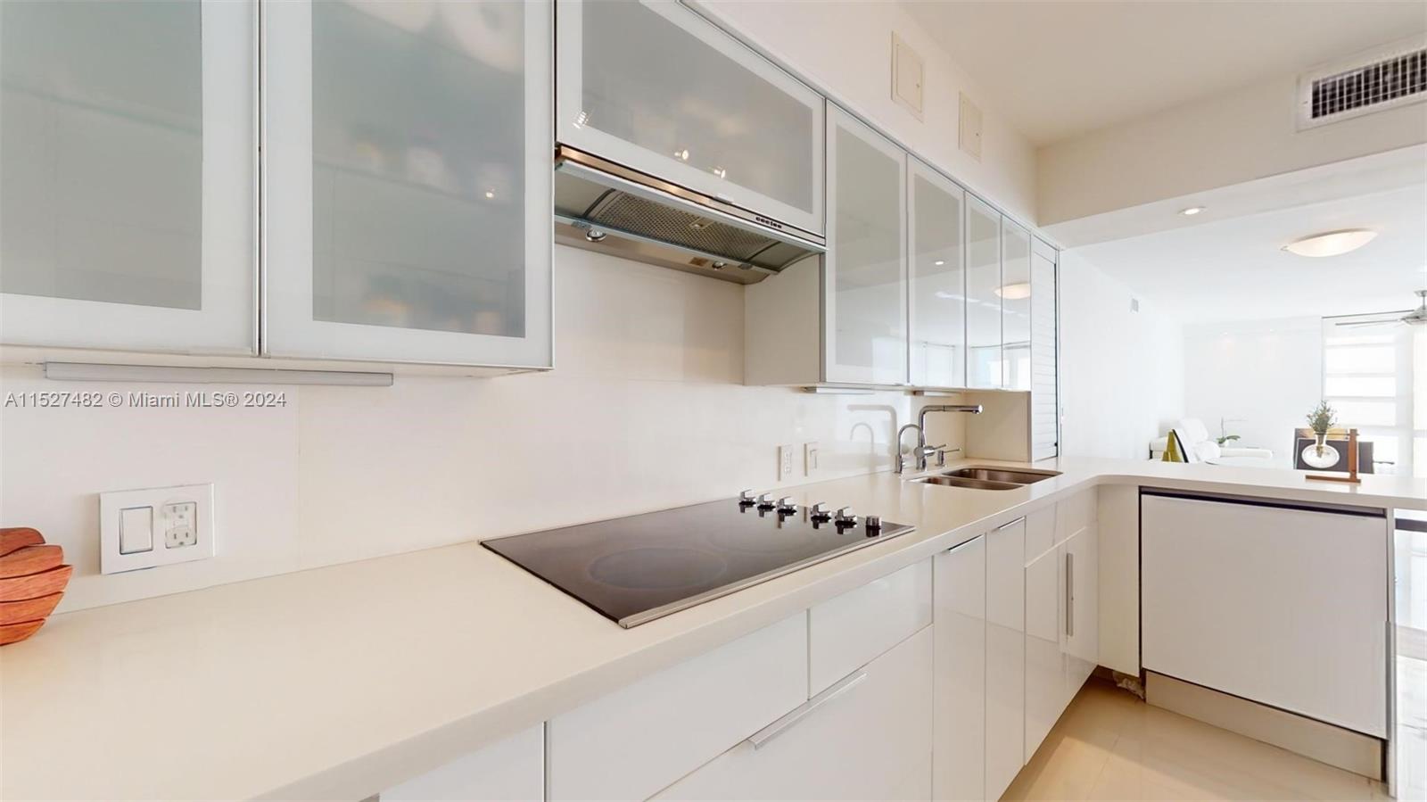 3625 N Country Club Dr 903, Aventura, Florida 33180, 2 Bedrooms Bedrooms, ,2 BathroomsBathrooms,Residential,For Sale,3625 N Country Club Dr 903,A11527482