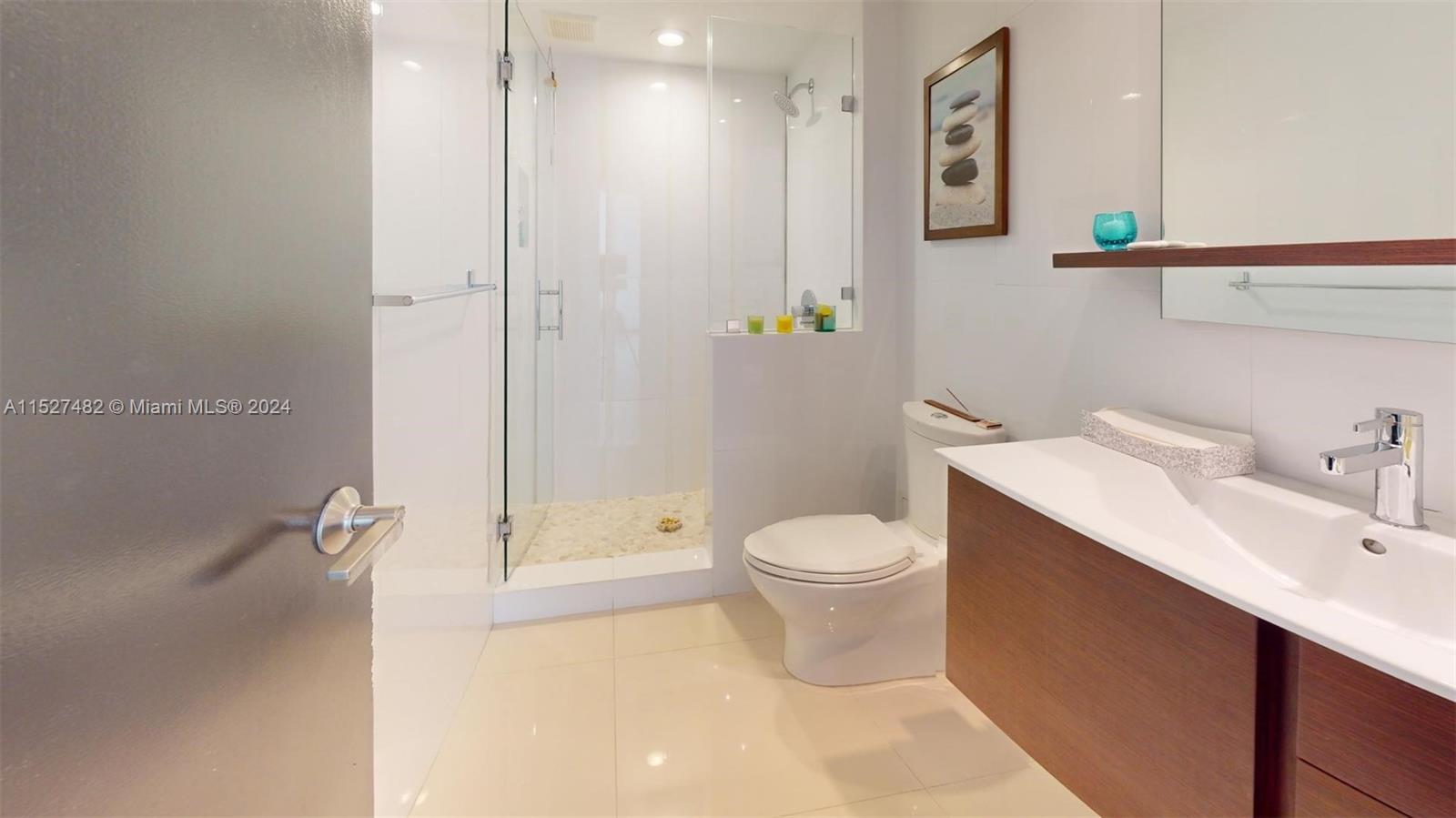 3625 N Country Club Dr 903, Aventura, Florida 33180, 2 Bedrooms Bedrooms, ,2 BathroomsBathrooms,Residential,For Sale,3625 N Country Club Dr 903,A11527482