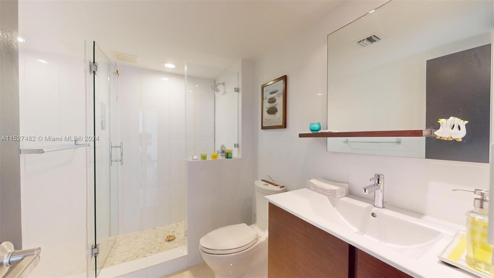 3625 N Country Club Dr 903, Aventura, Florida 33180, 2 Bedrooms Bedrooms, ,2 BathroomsBathrooms,Residential,For Sale,3625 N Country Club Dr 903,A11527482