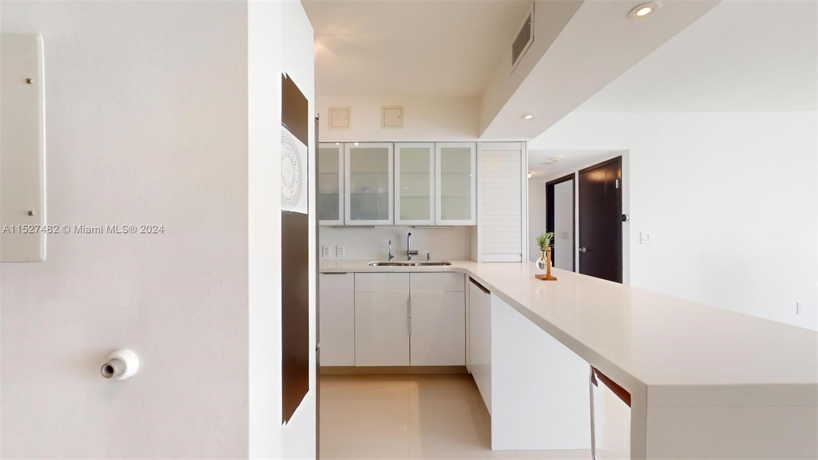 3625 N Country Club Dr 903, Aventura, Florida 33180, 2 Bedrooms Bedrooms, ,2 BathroomsBathrooms,Residential,For Sale,3625 N Country Club Dr 903,A11527482