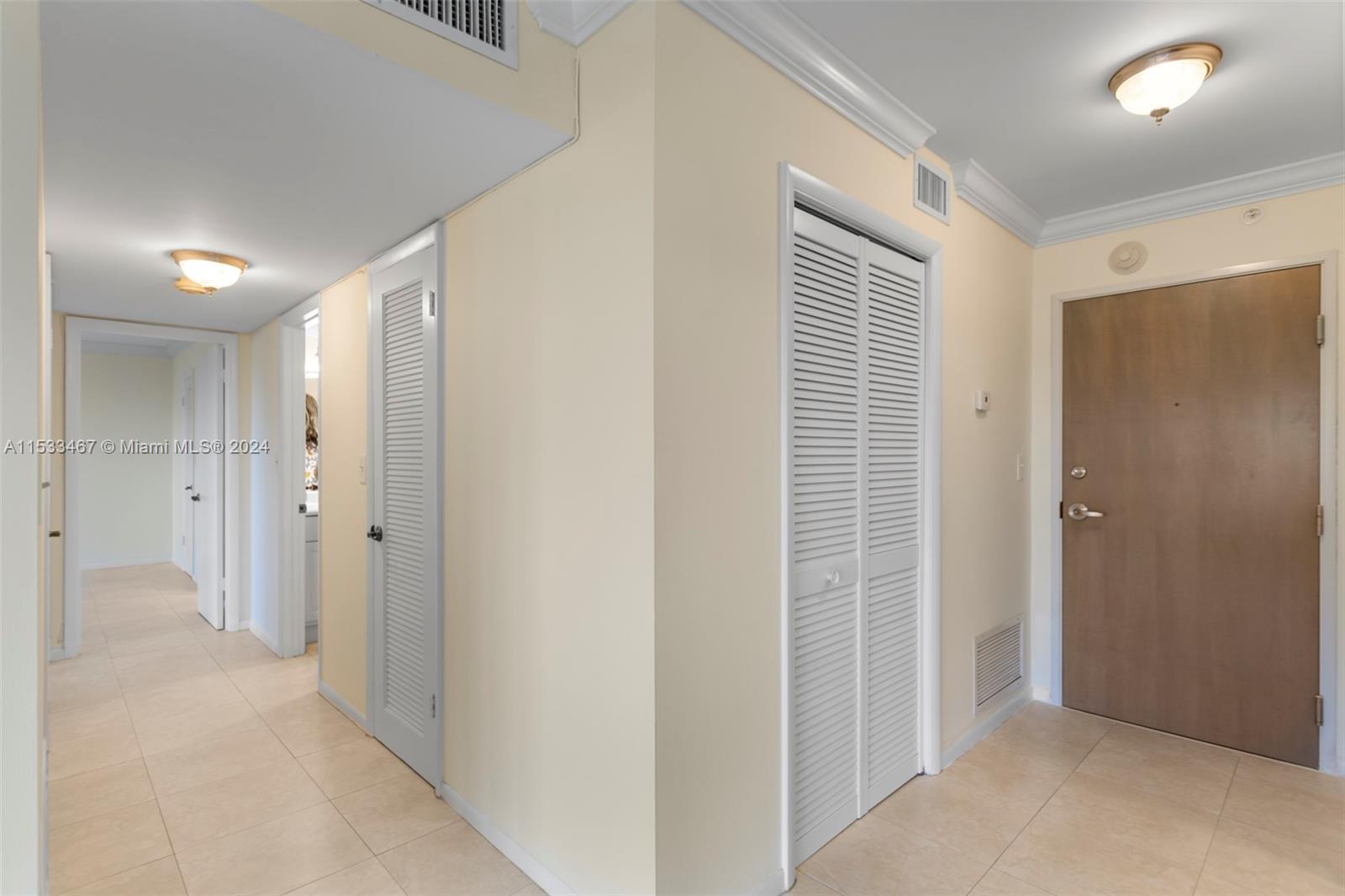 340 Sunset Dr 504, Fort Lauderdale, Florida 33301, 2 Bedrooms Bedrooms, ,2 BathroomsBathrooms,Residential,For Sale,340 Sunset Dr 504,A11533467