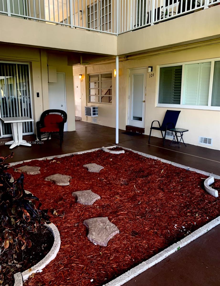 INTERCOASTAL IS NEARBY