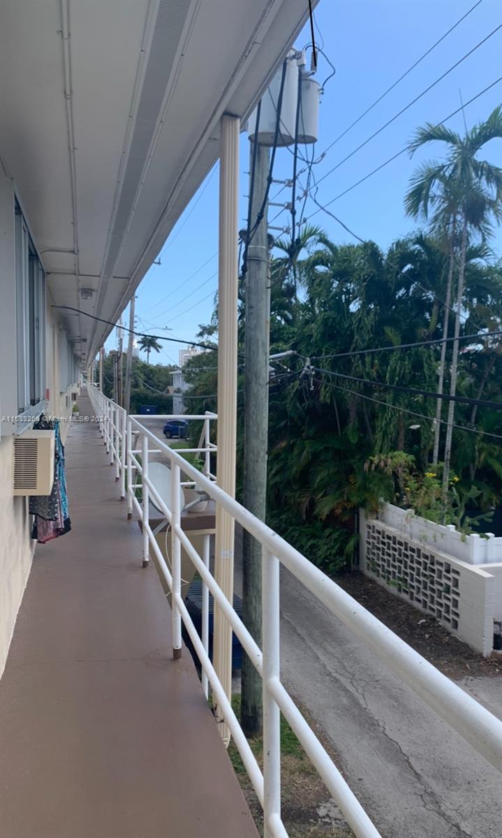 MARINAS ARE CLOSE BY IF YOU HAVE A BOAT