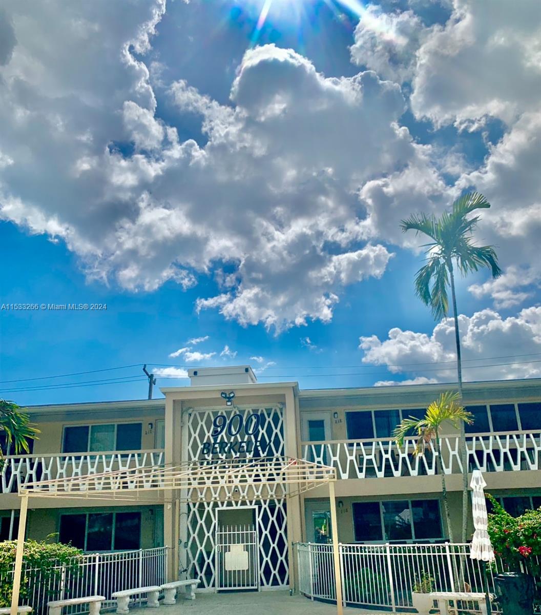 BIG EASY CASINO AERIAL VIEW   1 BLOCK FROM BUILDING