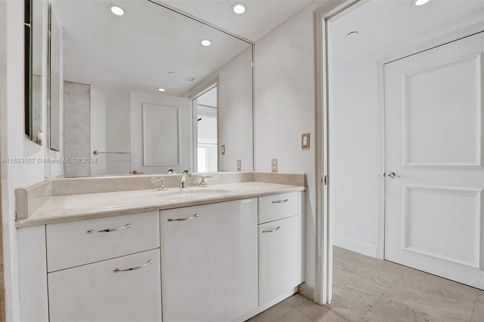 19955 NE 38th Ct 904, Aventura, Florida 33180, 3 Bedrooms Bedrooms, ,4 BathroomsBathrooms,Residentiallease,For Rent,19955 NE 38th Ct 904,A11533507