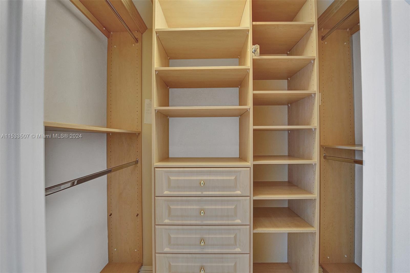 19955 NE 38th Ct 904, Aventura, Florida 33180, 3 Bedrooms Bedrooms, ,4 BathroomsBathrooms,Residentiallease,For Rent,19955 NE 38th Ct 904,A11533507