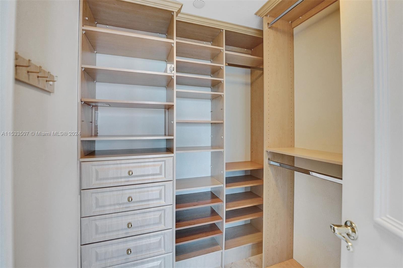 19955 NE 38th Ct 904, Aventura, Florida 33180, 3 Bedrooms Bedrooms, ,4 BathroomsBathrooms,Residentiallease,For Rent,19955 NE 38th Ct 904,A11533507