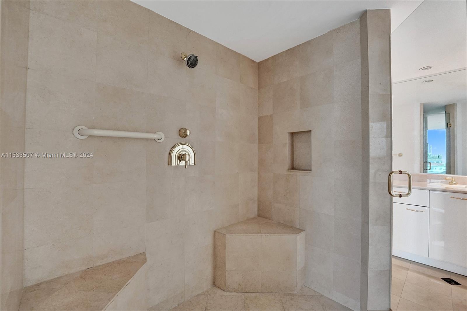 19955 NE 38th Ct 904, Aventura, Florida 33180, 3 Bedrooms Bedrooms, ,4 BathroomsBathrooms,Residentiallease,For Rent,19955 NE 38th Ct 904,A11533507