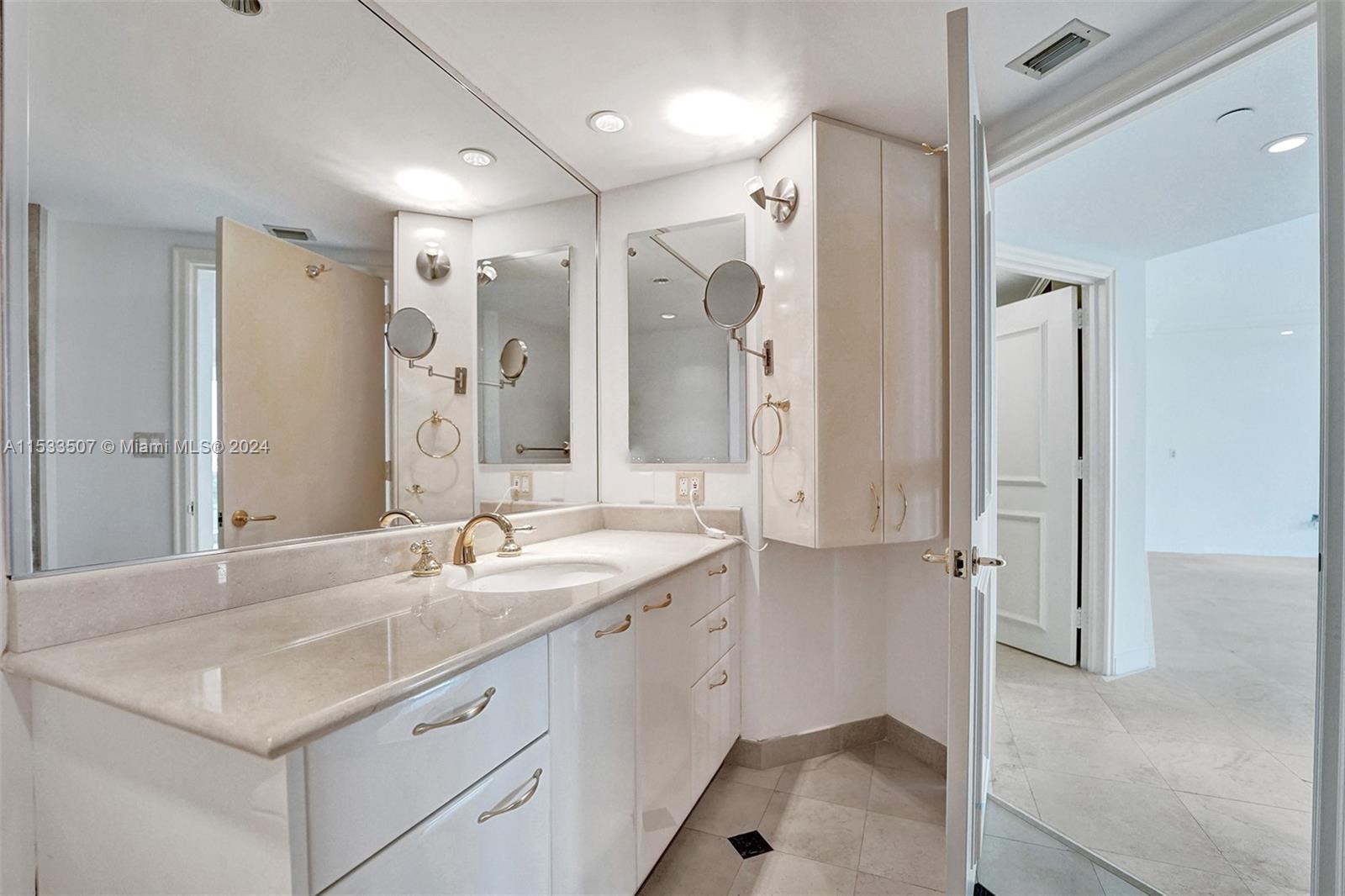 19955 NE 38th Ct 904, Aventura, Florida 33180, 3 Bedrooms Bedrooms, ,4 BathroomsBathrooms,Residentiallease,For Rent,19955 NE 38th Ct 904,A11533507