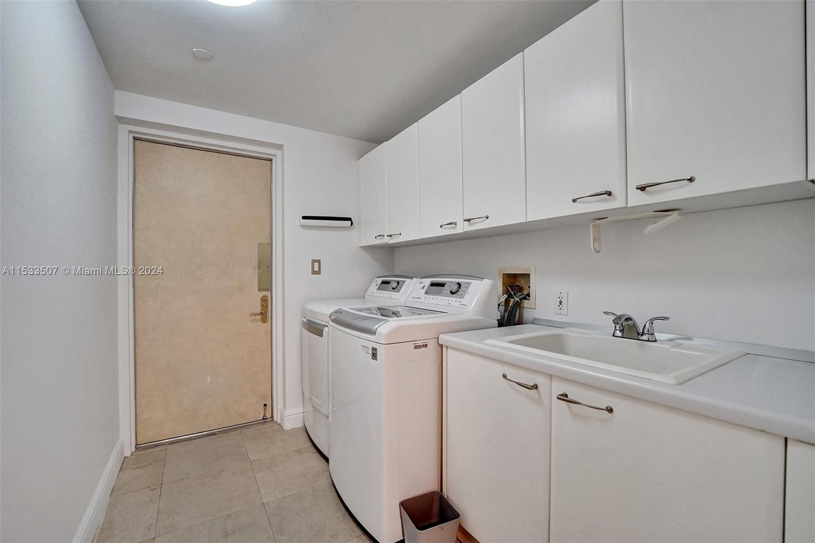 19955 NE 38th Ct 904, Aventura, Florida 33180, 3 Bedrooms Bedrooms, ,4 BathroomsBathrooms,Residentiallease,For Rent,19955 NE 38th Ct 904,A11533507