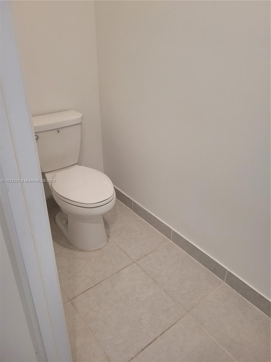 1/2 bathroom