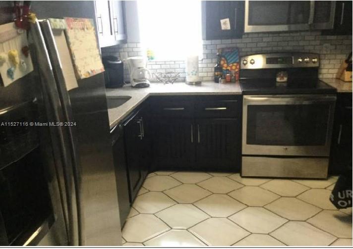 1665 Bay Rd 425, Miami Beach, Florida 33139, 2 Bedrooms Bedrooms, ,2 BathroomsBathrooms,Residential,For Sale,1665 Bay Rd 425,A11527116