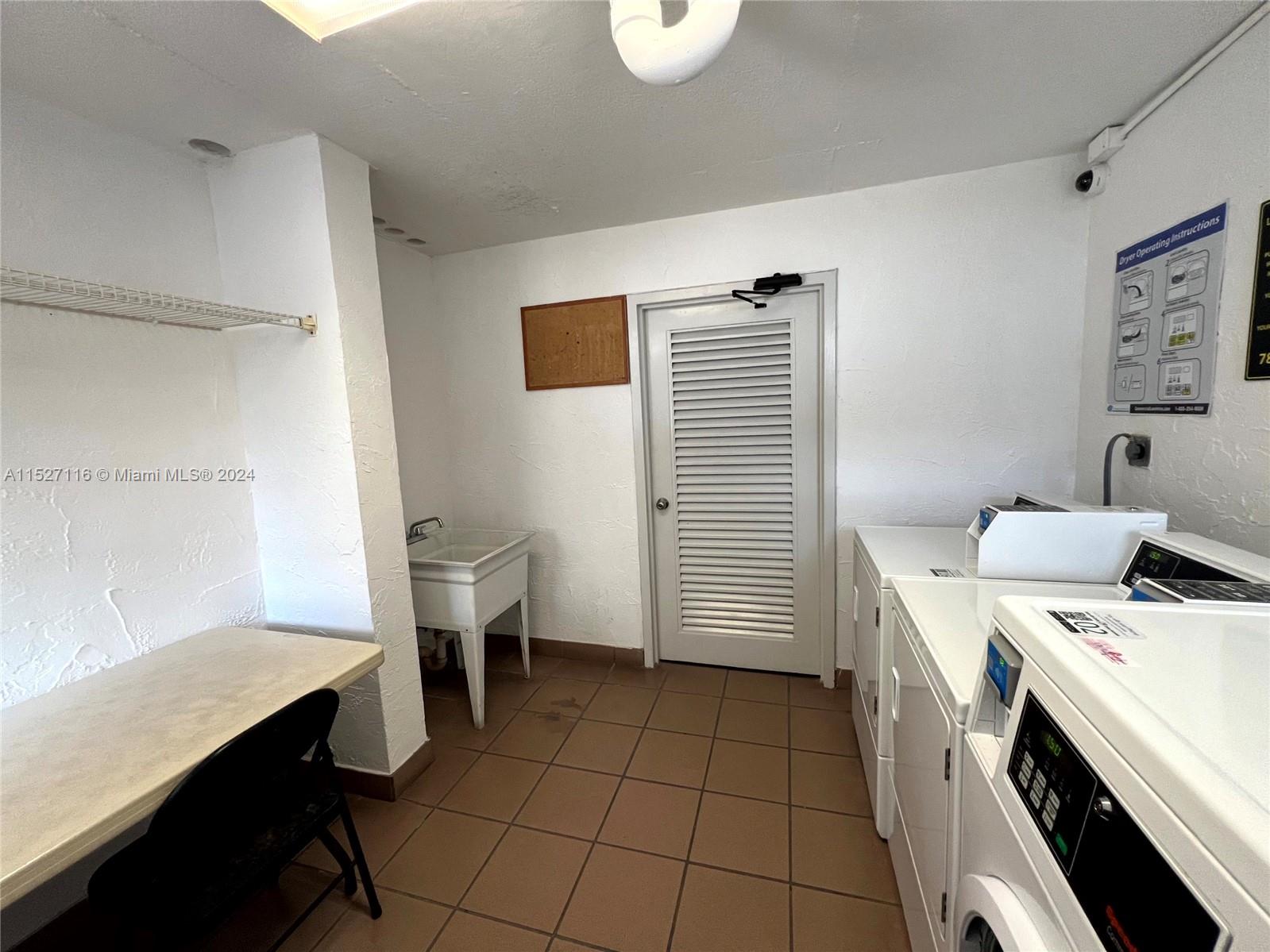 1665 Bay Rd 425, Miami Beach, Florida 33139, 2 Bedrooms Bedrooms, ,2 BathroomsBathrooms,Residential,For Sale,1665 Bay Rd 425,A11527116