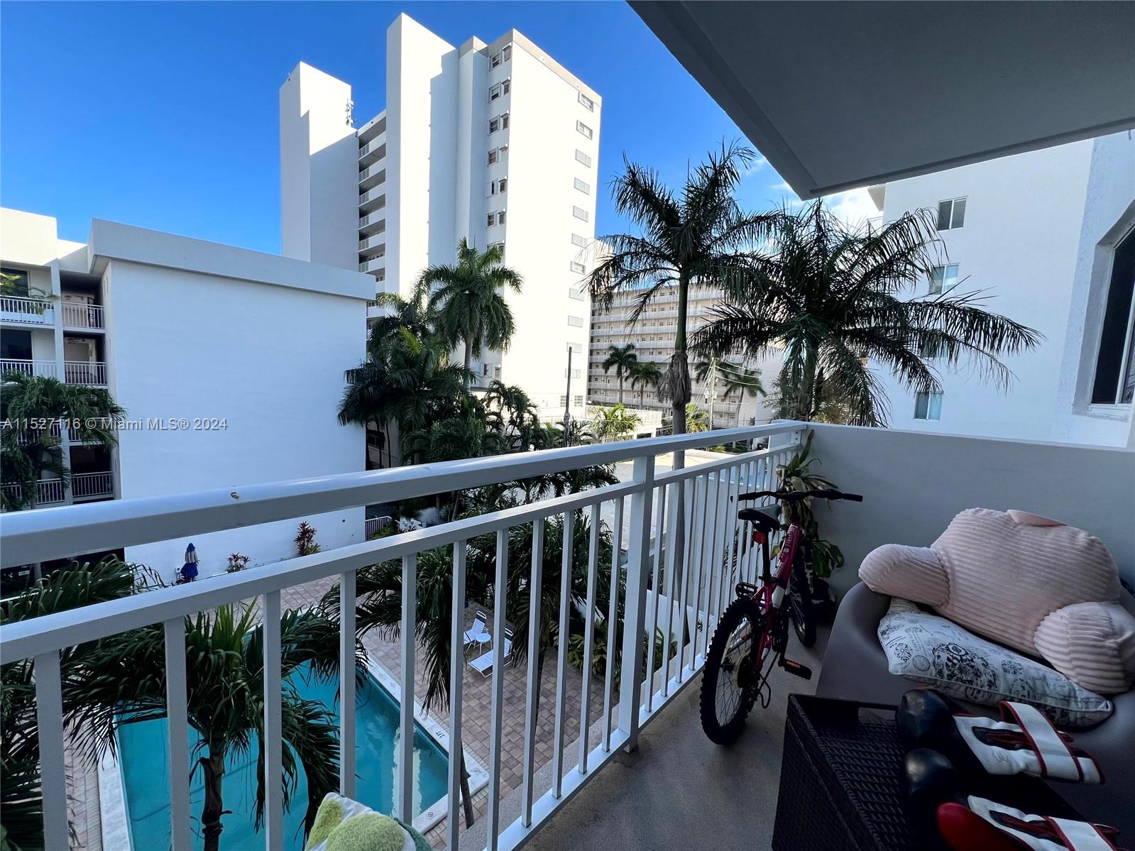 1665 Bay Rd 425, Miami Beach, Florida 33139, 2 Bedrooms Bedrooms, ,2 BathroomsBathrooms,Residential,For Sale,1665 Bay Rd 425,A11527116