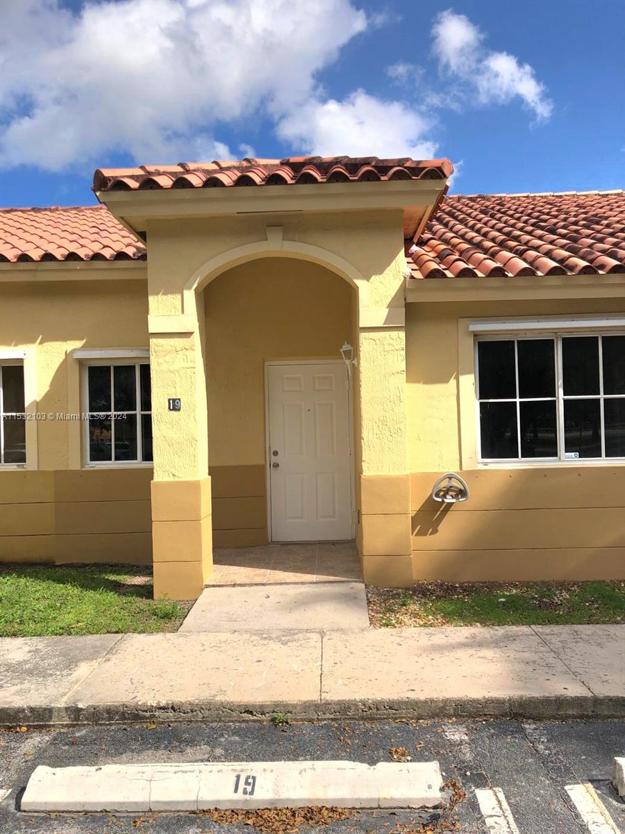 19 NE 13th Ave 2, Homestead, Florida 33033, 2 Bedrooms Bedrooms, ,2 BathroomsBathrooms,Residential,For Sale,19 NE 13th Ave 2,A11532103