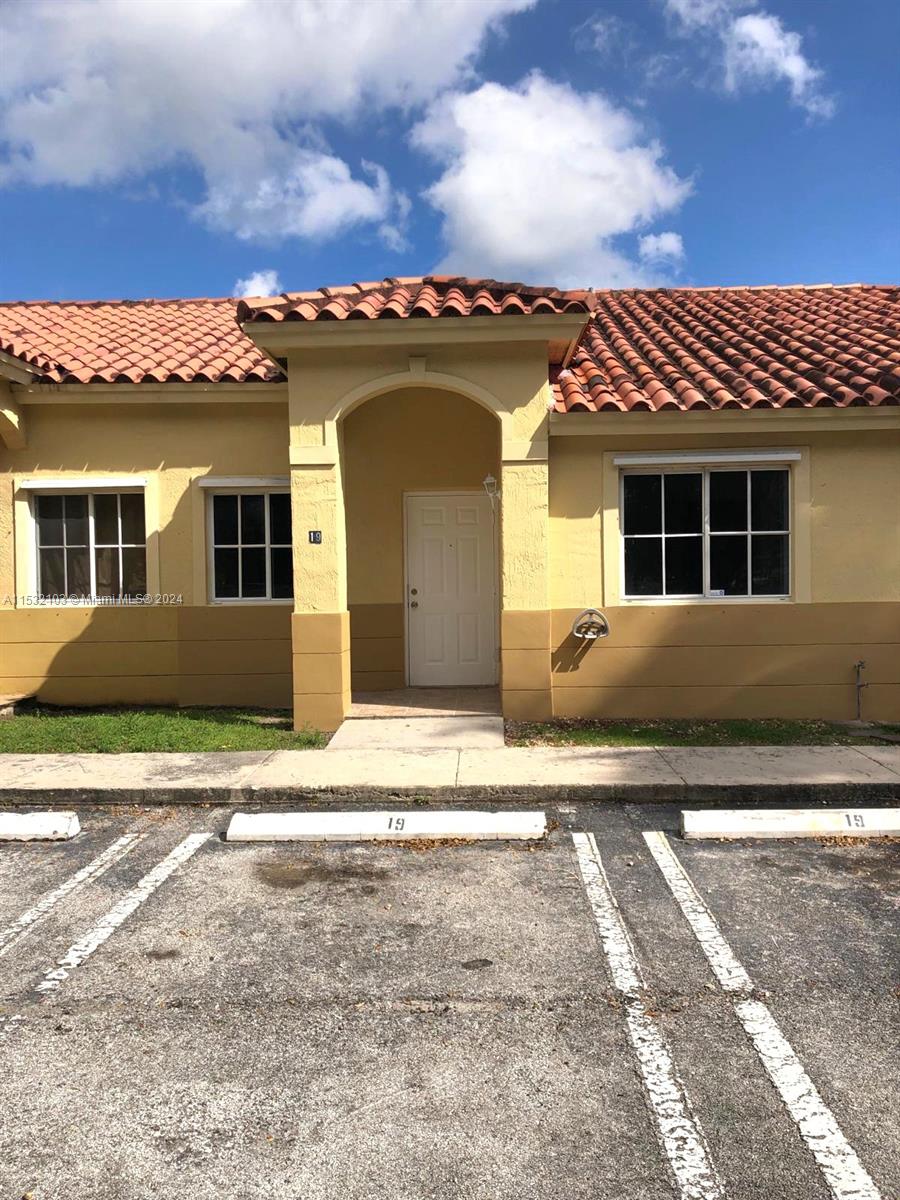 19 NE 13th Ave 2, Homestead, Florida 33033, 2 Bedrooms Bedrooms, ,2 BathroomsBathrooms,Residential,For Sale,19 NE 13th Ave 2,A11532103