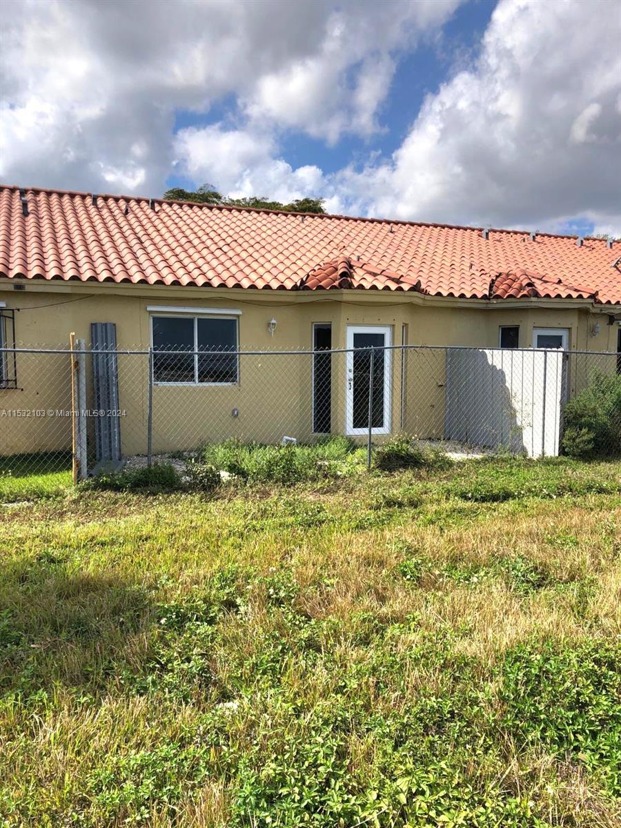 19 NE 13th Ave 2, Homestead, Florida 33033, 2 Bedrooms Bedrooms, ,2 BathroomsBathrooms,Residential,For Sale,19 NE 13th Ave 2,A11532103