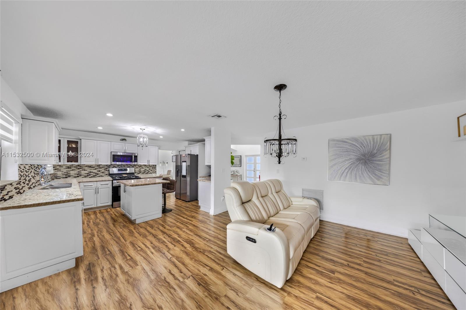 14755 SW 168th Ter, Miami, Florida 33187, 4 Bedrooms Bedrooms, ,3 BathroomsBathrooms,Residential,For Sale,14755 SW 168th Ter,A11532500