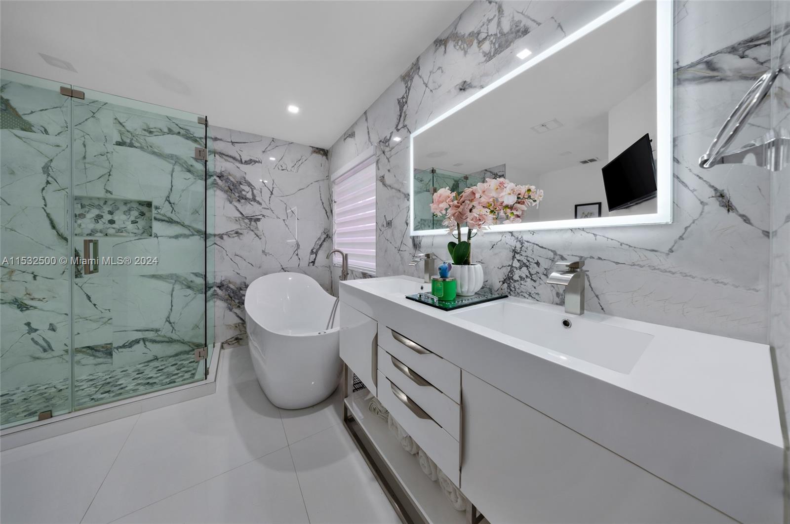 14755 SW 168th Ter, Miami, Florida 33187, 4 Bedrooms Bedrooms, ,3 BathroomsBathrooms,Residential,For Sale,14755 SW 168th Ter,A11532500