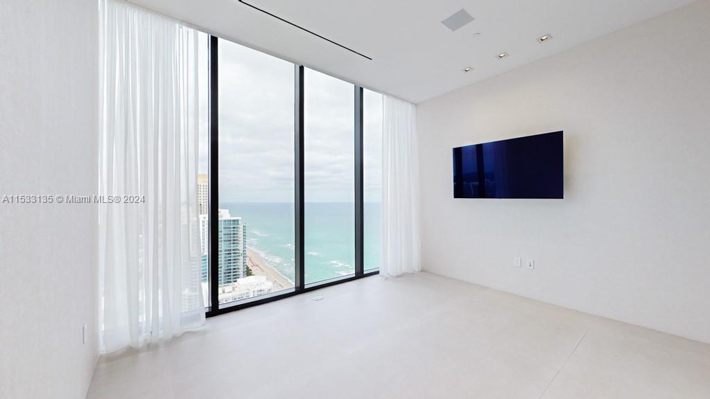 17141 Collins Ave, Sunny Isles Beach, FL, 33160 United States, 2 Bedrooms Bedrooms, ,2 BathroomsBathrooms,Residential,For Sale,Collins Ave,A11533135