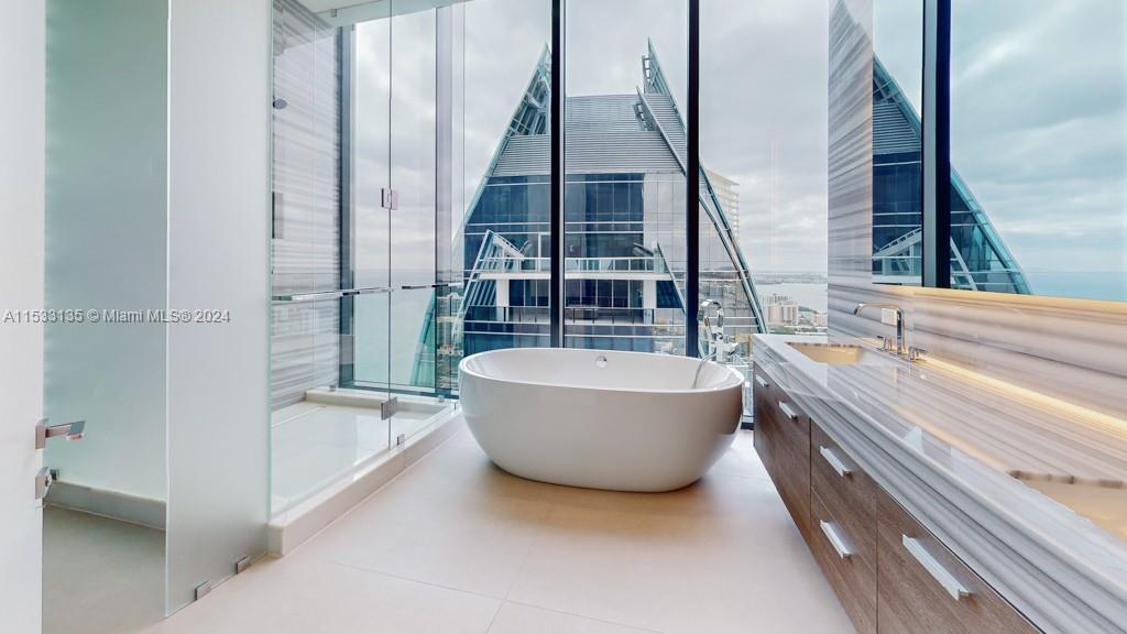 17141 Collins Ave, Sunny Isles Beach, FL, 33160 United States, 2 Bedrooms Bedrooms, ,2 BathroomsBathrooms,Residential,For Sale,Collins Ave,A11533135