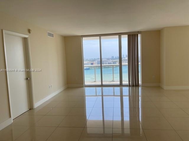 50 Biscayne Blvd 2010, Miami, Florida 33132, 3 Bedrooms Bedrooms, ,2 BathroomsBathrooms,Residentiallease,For Rent,50 Biscayne Blvd 2010,A11533544