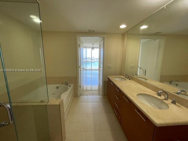 50 Biscayne Blvd 2010, Miami, Florida 33132, 3 Bedrooms Bedrooms, ,2 BathroomsBathrooms,Residentiallease,For Rent,50 Biscayne Blvd 2010,A11533544