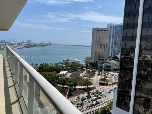 50 Biscayne Blvd 2010, Miami, Florida 33132, 3 Bedrooms Bedrooms, ,2 BathroomsBathrooms,Residentiallease,For Rent,50 Biscayne Blvd 2010,A11533544