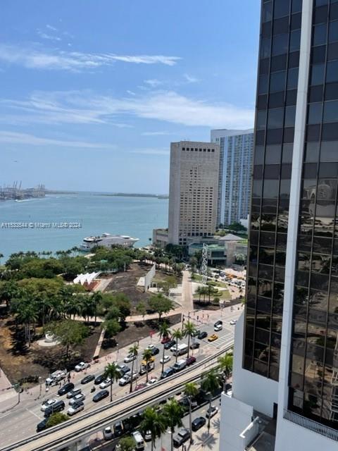 50 Biscayne Blvd 2010, Miami, Florida 33132, 3 Bedrooms Bedrooms, ,2 BathroomsBathrooms,Residentiallease,For Rent,50 Biscayne Blvd 2010,A11533544