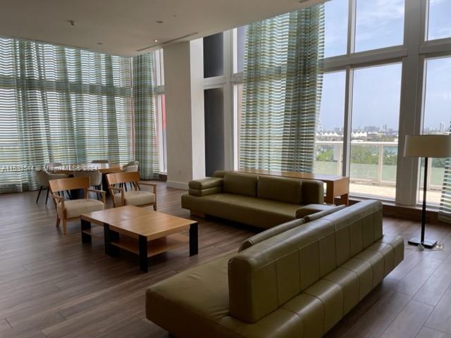 50 Biscayne Blvd 2010, Miami, Florida 33132, 3 Bedrooms Bedrooms, ,2 BathroomsBathrooms,Residentiallease,For Rent,50 Biscayne Blvd 2010,A11533544