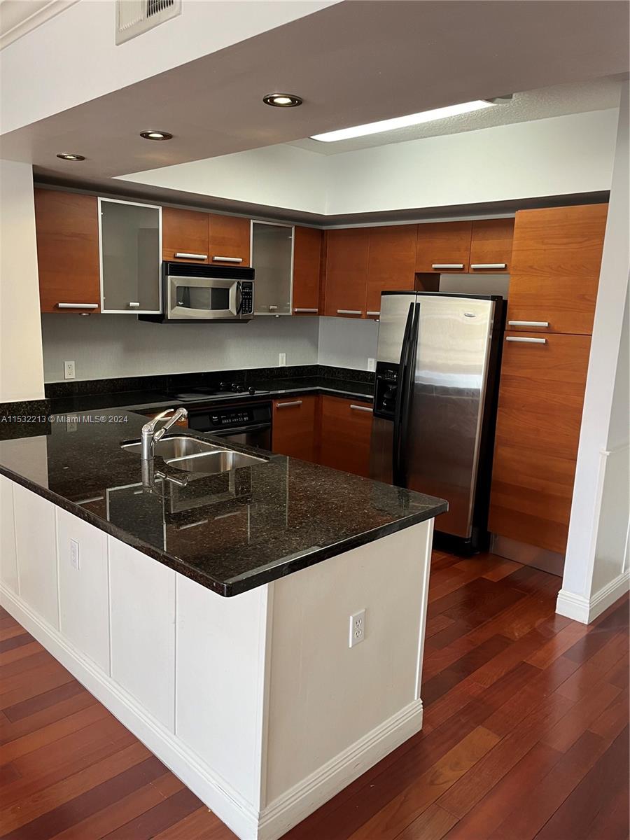 2030 S Douglas Rd 417, Coral Gables, Florida 33134, 2 Bedrooms Bedrooms, ,2 BathroomsBathrooms,Residentiallease,For Rent,2030 S Douglas Rd 417,A11532213