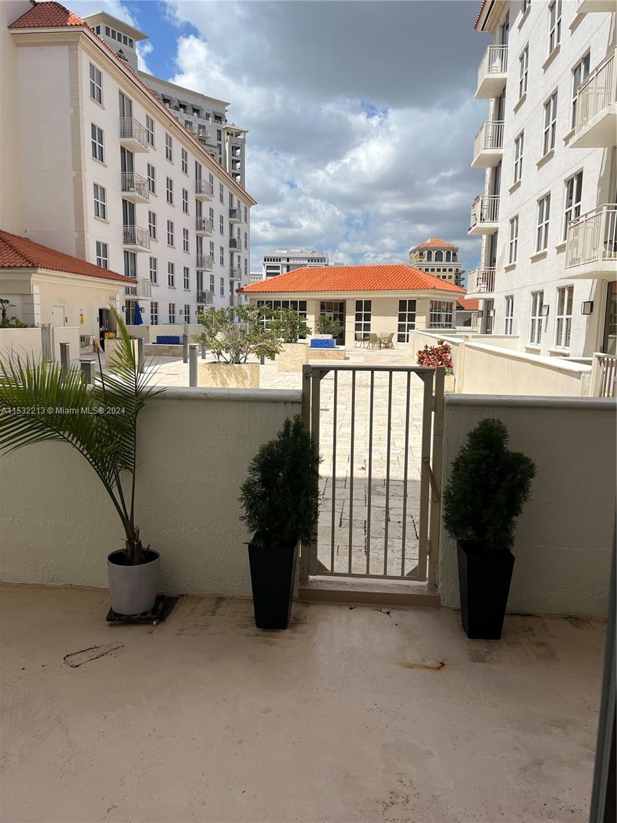 2030 S Douglas Rd 417, Coral Gables, Florida 33134, 2 Bedrooms Bedrooms, ,2 BathroomsBathrooms,Residentiallease,For Rent,2030 S Douglas Rd 417,A11532213