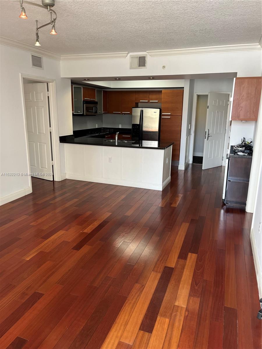2030 S Douglas Rd 417, Coral Gables, Florida 33134, 2 Bedrooms Bedrooms, ,2 BathroomsBathrooms,Residentiallease,For Rent,2030 S Douglas Rd 417,A11532213