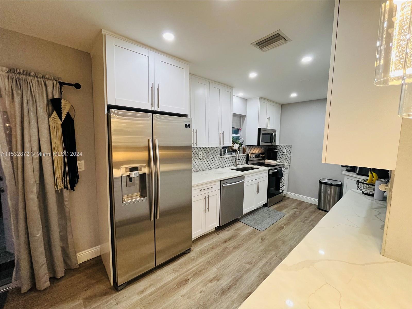 2518 Roosevelt St, Hollywood, Florida 33020, 2 Bedrooms Bedrooms, ,1 BathroomBathrooms,Residential,For Sale,2518 Roosevelt St,A11532872