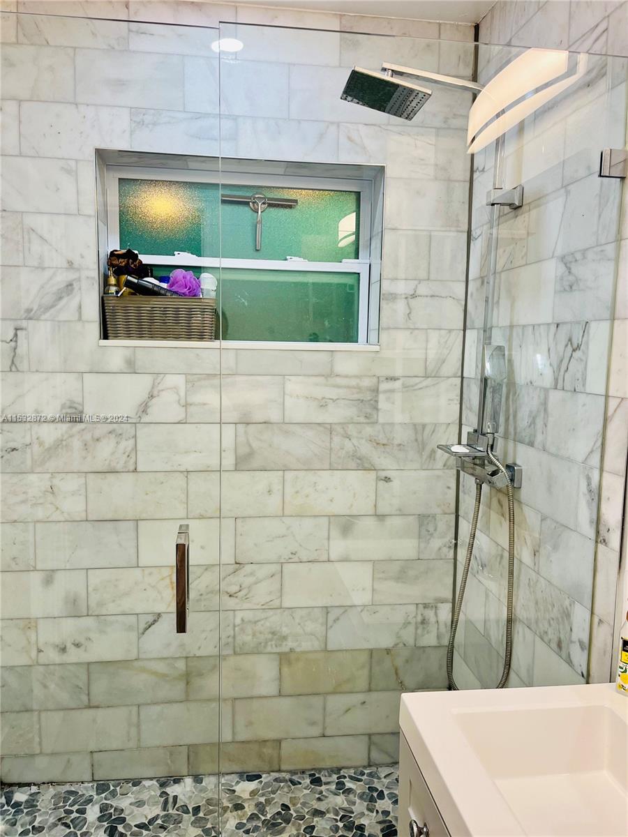 2518 Roosevelt St, Hollywood, Florida 33020, 2 Bedrooms Bedrooms, ,1 BathroomBathrooms,Residential,For Sale,2518 Roosevelt St,A11532872