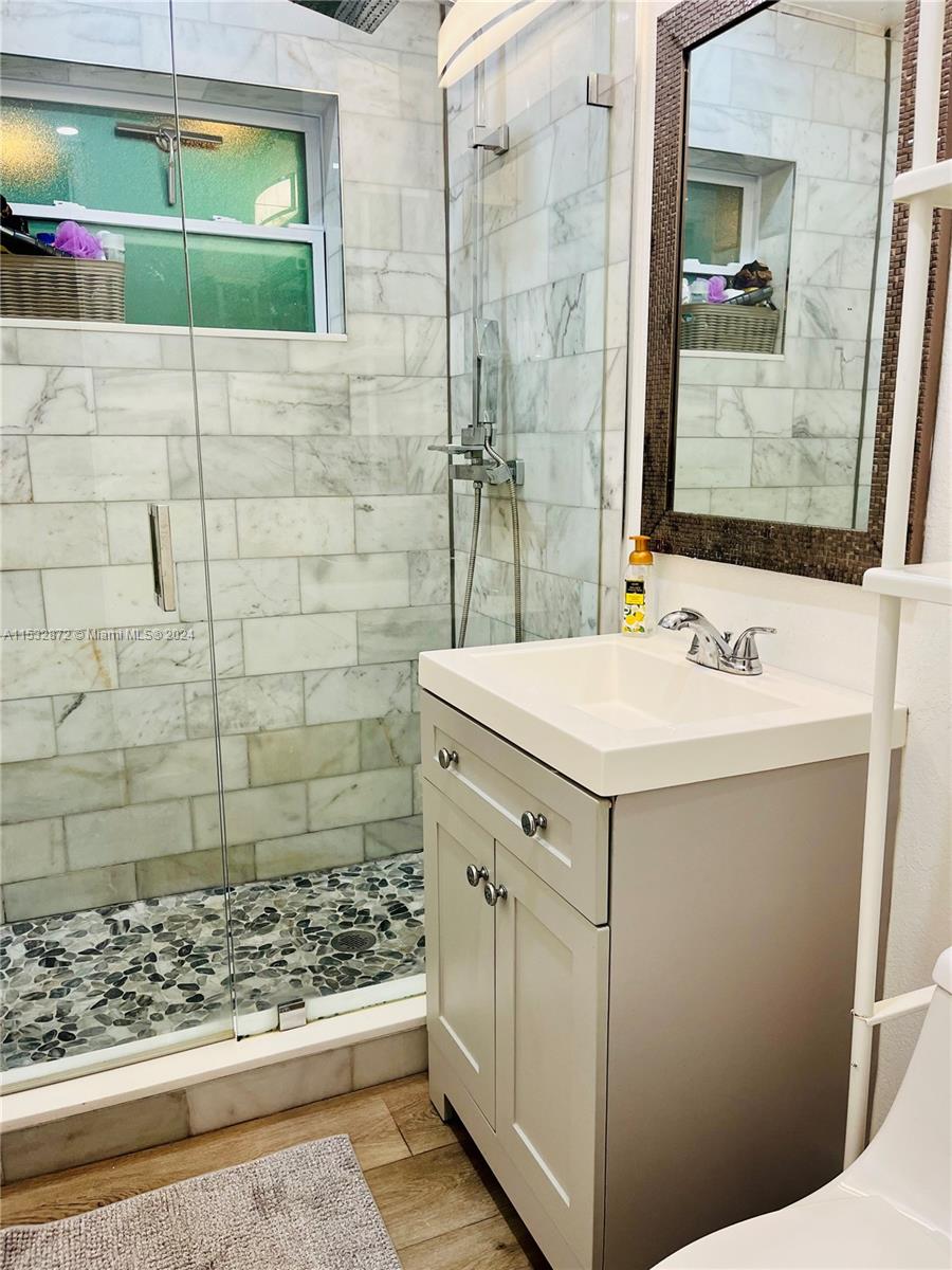 2518 Roosevelt St, Hollywood, Florida 33020, 2 Bedrooms Bedrooms, ,1 BathroomBathrooms,Residential,For Sale,2518 Roosevelt St,A11532872