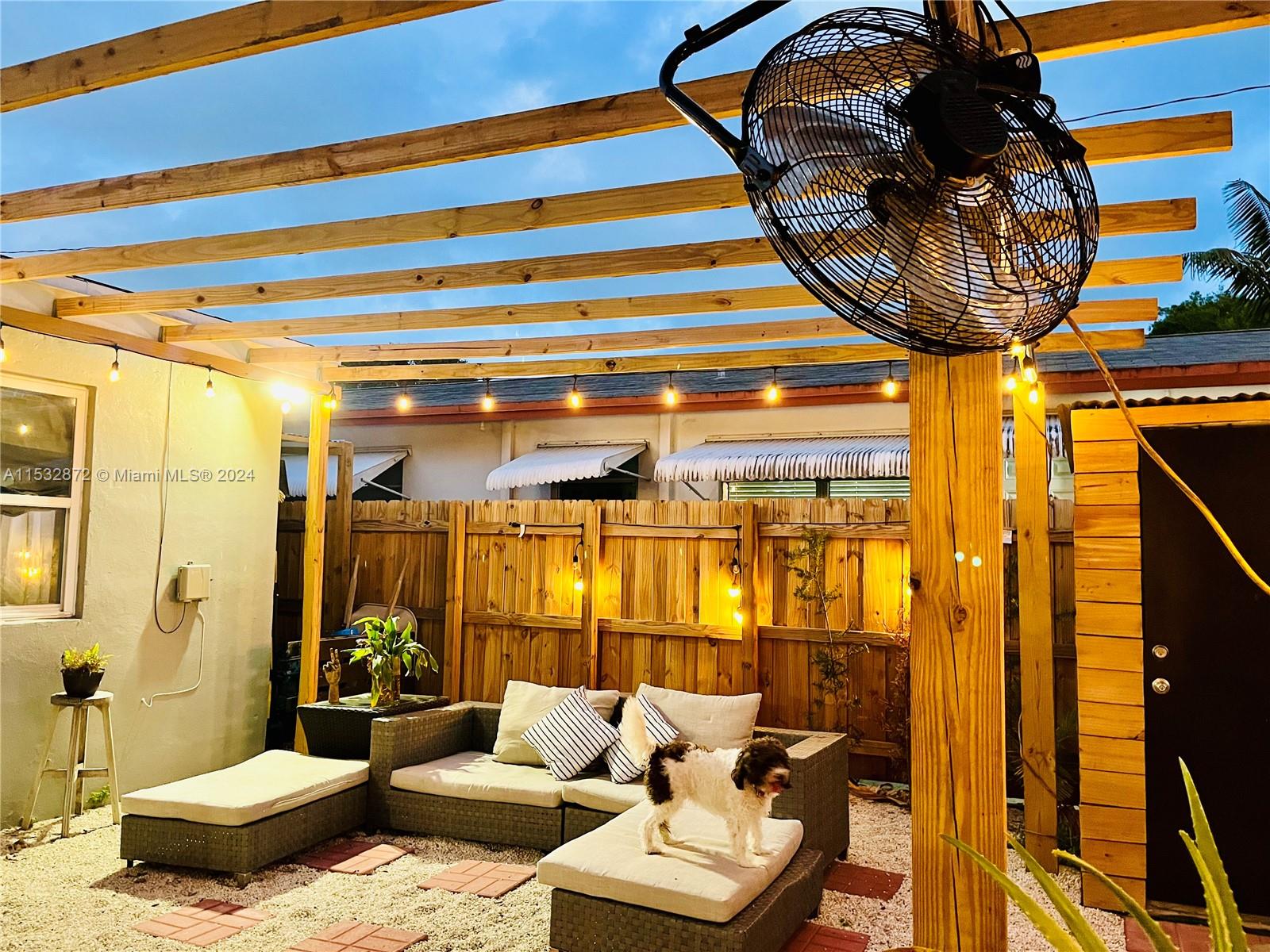 2518 Roosevelt St, Hollywood, Florida 33020, 2 Bedrooms Bedrooms, ,1 BathroomBathrooms,Residential,For Sale,2518 Roosevelt St,A11532872