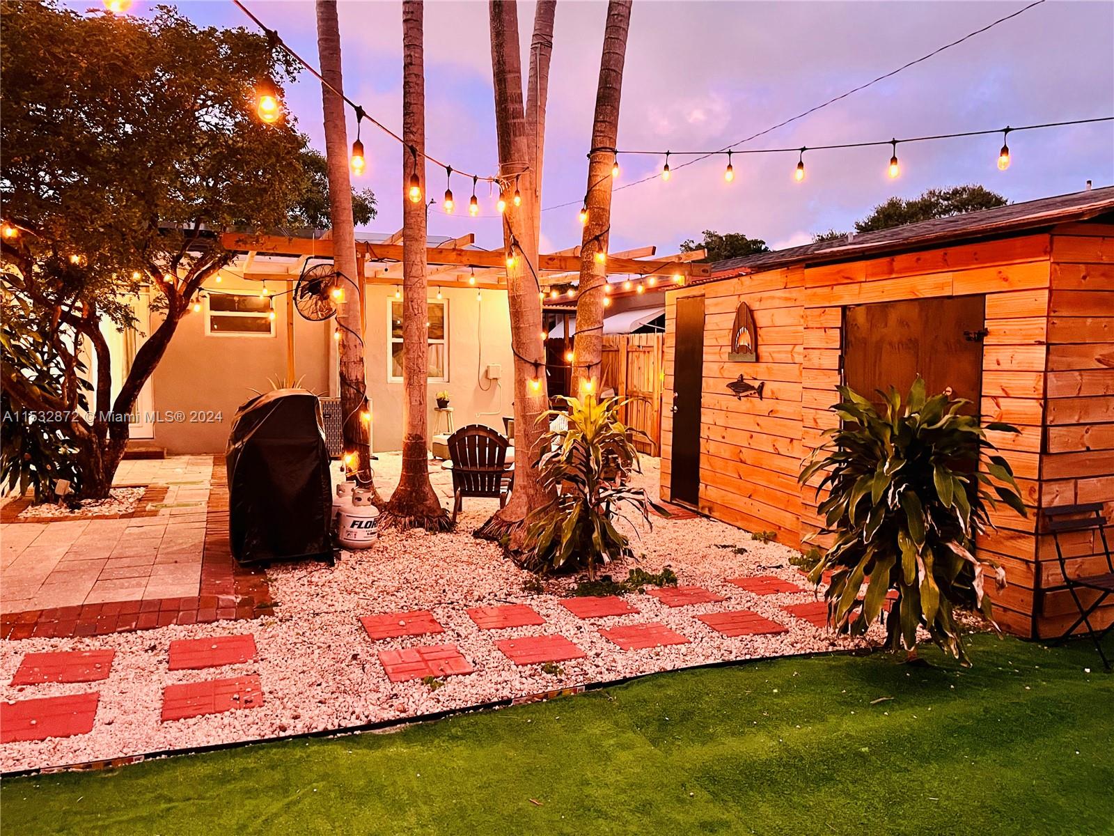 2518 Roosevelt St, Hollywood, Florida 33020, 2 Bedrooms Bedrooms, ,1 BathroomBathrooms,Residential,For Sale,2518 Roosevelt St,A11532872